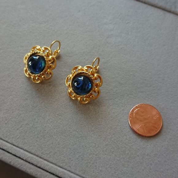 Vintage Cabochon Huggie style Blue and Gold Round Chunky Earrings - Picture 4 of 9